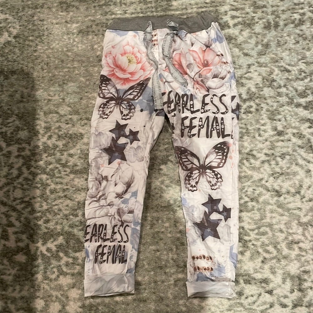 Brand new crinkle jogger’s small